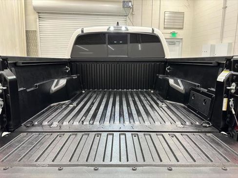 Certified 2022 Toyota Tacoma SR AWD/4WD image 37