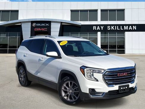 Used 2024 GMC Terrain SLT FWD image 1