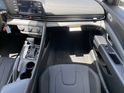 New 2026 Hyundai Elantra SE FWD image 16