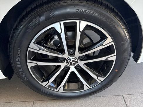 Certified 2024 Volkswagen Jetta Sport FWD image 19