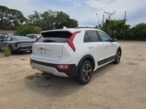 New 2026 Kia Niro EX FWD image 8