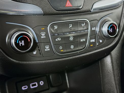 Used 2020 Chevrolet Equinox LT image 15