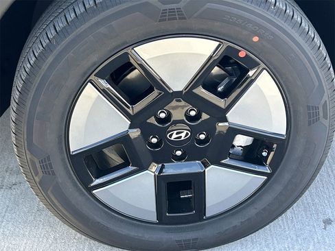 New 2026 Hyundai Santa Fe SE image 9