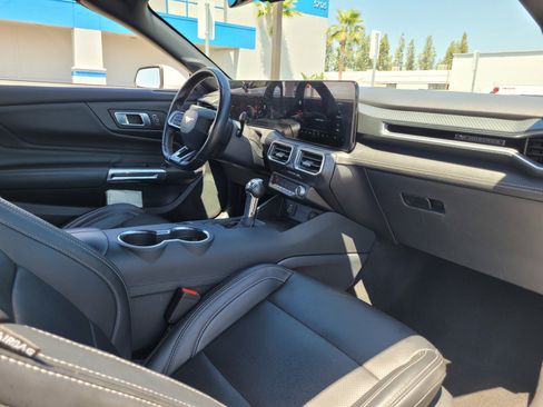 Used 2025 Ford Mustang Premium RWD image 10