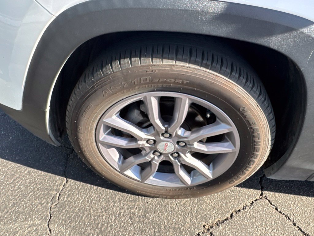 Used 2023 GMC Terrain SLT w/ LPO, Cargo Package FWD image 8