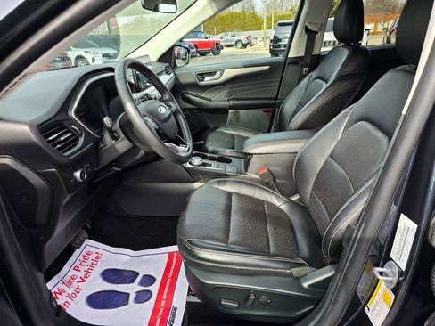 Used 2022 Ford Escape SEL w/ Technology Package image 10