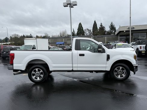 Certified 2018 Ford F250 XLT image 4