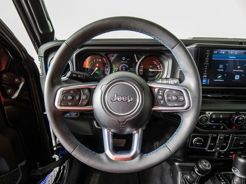 Used 2024 Jeep Wrangler High Altitude AWD/4WD image 20