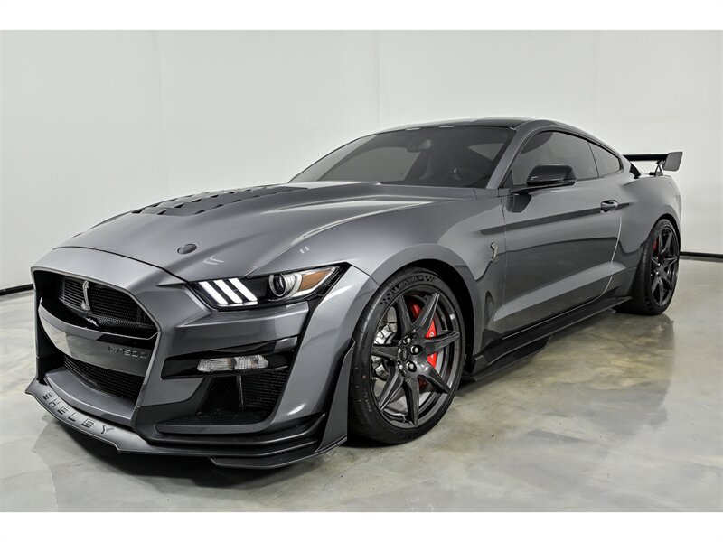 Used 2022 Ford Mustang Shelby GT500 w/ Carbon Fiber Track Pack RWD image 5