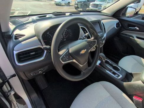 Used 2022 Chevrolet Equinox LS w/ LS Convenience Package image 8