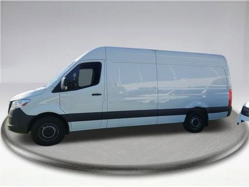 Used 2024 Mercedes-Benz Sprinter 2500 image 13