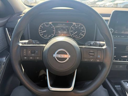 Used 2022 Nissan Rogue SV FWD image 18