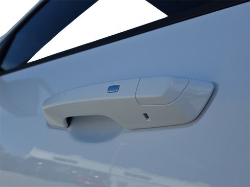 New 2026 Chevrolet Equinox LT image 18