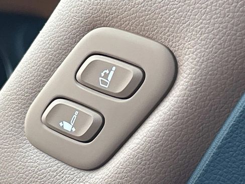 New 2026 Genesis GV70 2.5T Advanced AWD/4WD image 22