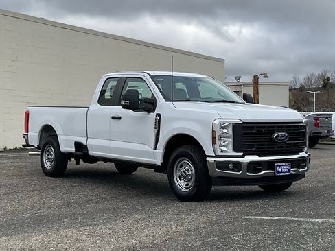 New 2025 Ford F250 XL w/ XL Chrome Package image 8