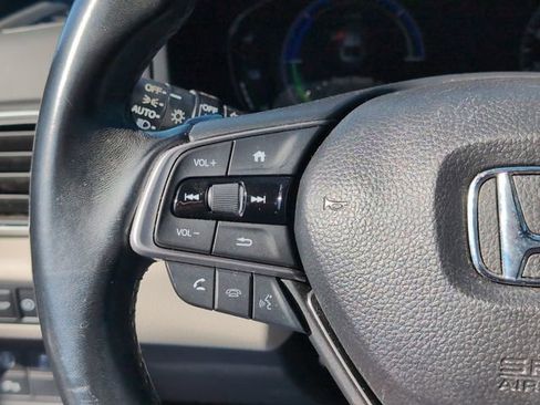 Used 2020 Honda Accord Touring image 25