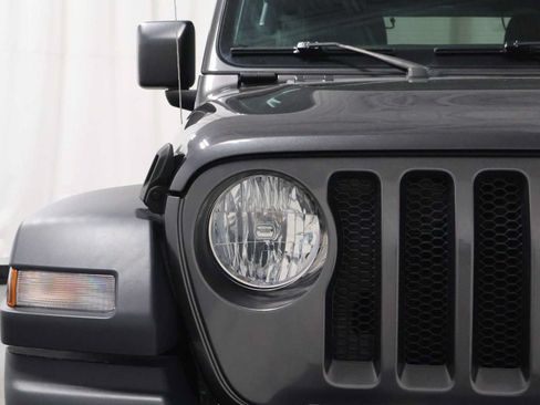 Used 2018 Jeep Wrangler Unlimited Sport S AWD/4WD image 15
