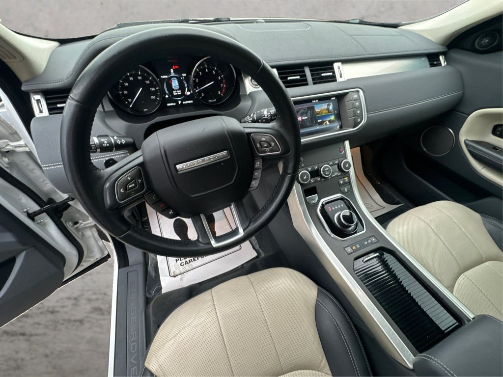 Used 2017 Land Rover Range Rover Evoque SE AWD/4WD image 32