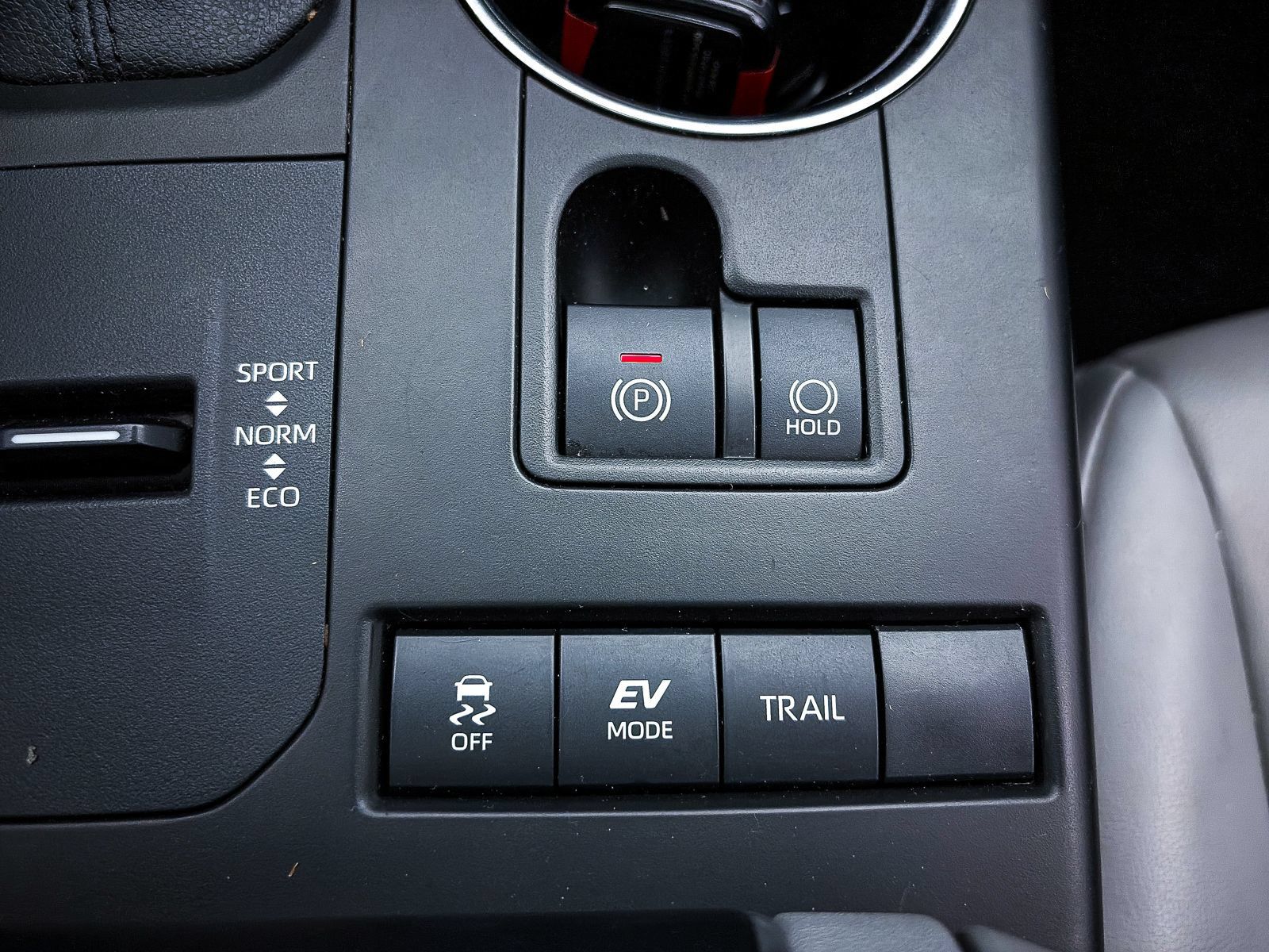 Used 2020 Toyota Highlander XLE AWD/4WD image 26