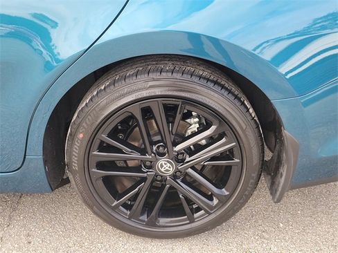 Used 2025 Toyota Camry SE image 6