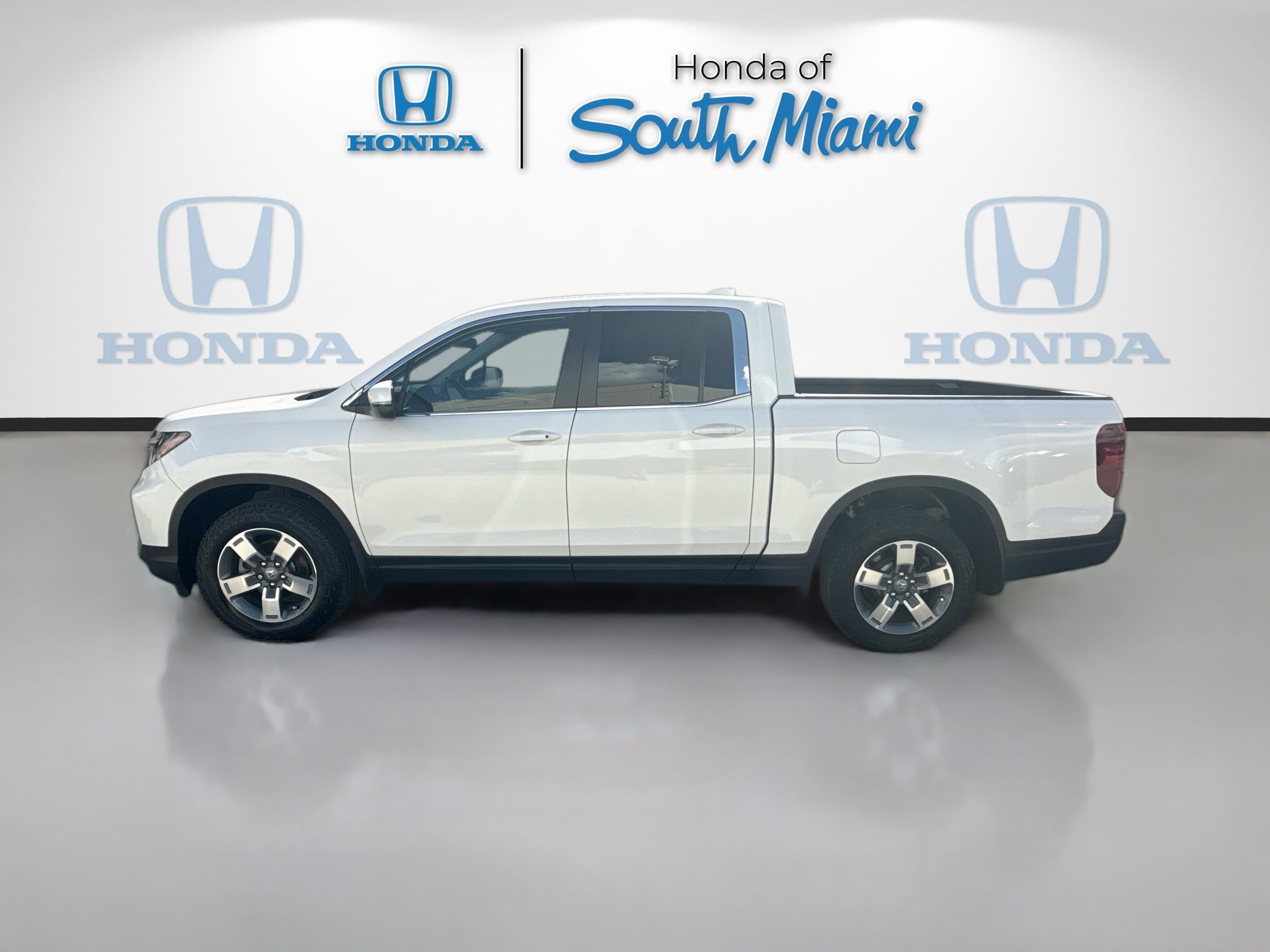 Certified 2025 Honda Ridgeline RTL image 4