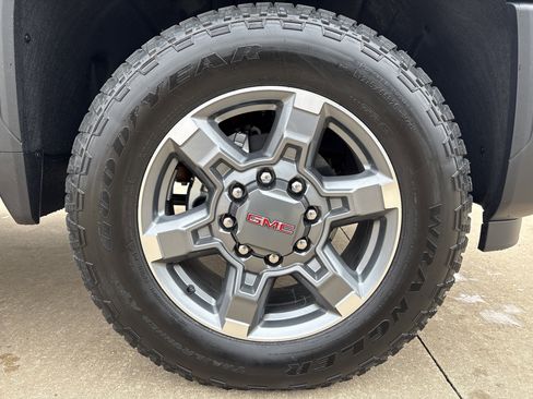New 2026 GMC Sierra 2500 SLT w/ SLT Premium Package AWD/4WD image 9