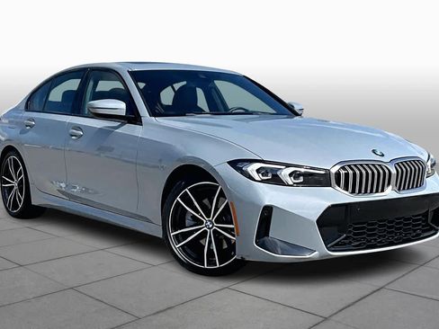 Used 2023 BMW 330i Sedan w/ M Sport Package image 3