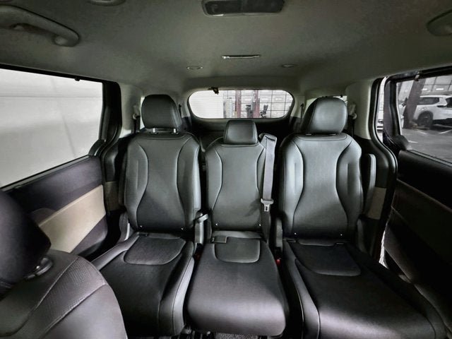Certified 2026 Kia Carnival EX FWD image 24