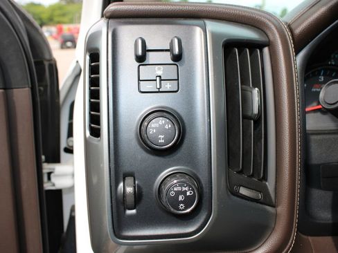 Used 2016 Chevrolet Silverado 1500 LTZ Z71 w/ LTZ Plus Package AWD/4WD image 13