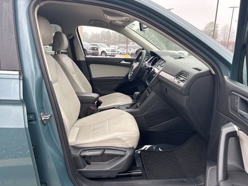 Used 2021 Volkswagen Tiguan SE image 21