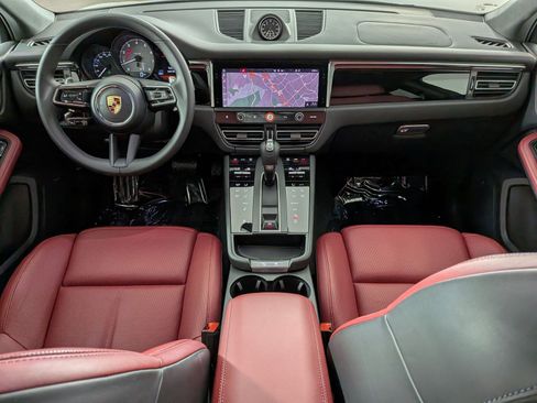 Certified 2025 Porsche Macan S AWD/4WD image 21