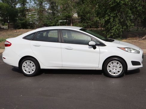 Used 2016 Ford Fiesta S FWD image 3