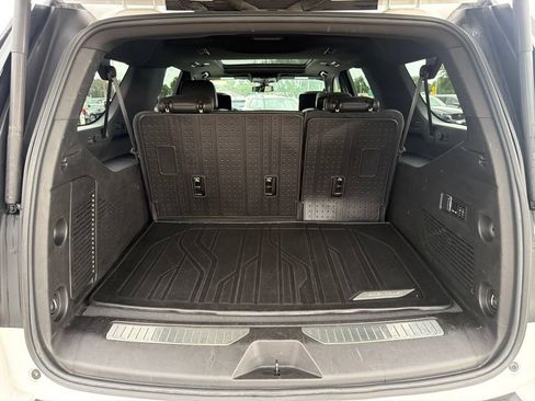 Used 2022 Chevrolet Suburban RST w/ Luxury Package AWD/4WD image 20