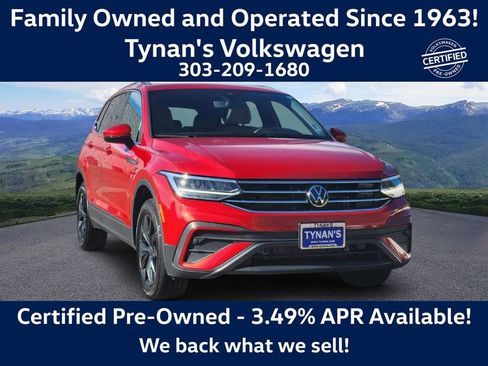 Certified 2024 Volkswagen Tiguan SE image 1