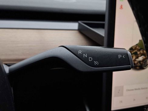 Used 2018 Tesla Model 3 Long Range image 15