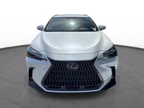 Used 2025 Lexus NX 250 FWD w/ Towing Package (2000 Lbs) image 8