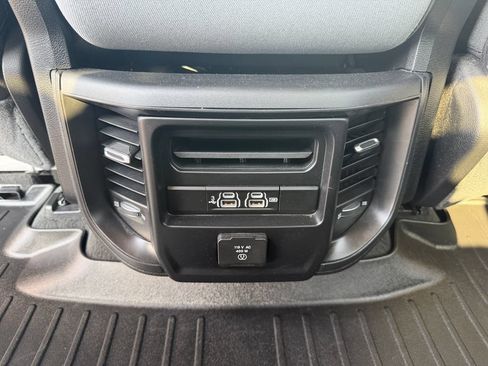 Used 2020 RAM 1500 Big Horn AWD/4WD image 37