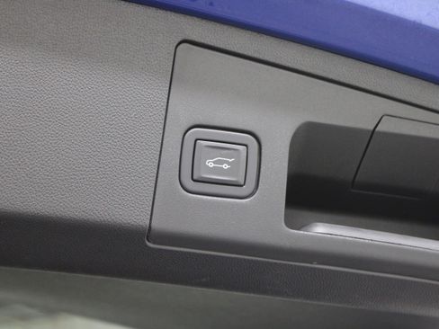 Certified 2023 Cadillac XT4 Sport image 24