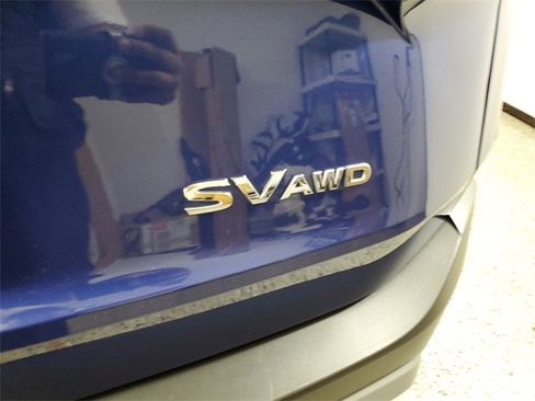 Used 2023 Nissan Rogue SV image 6