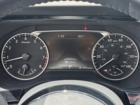 Used 2024 Nissan Pathfinder SL w/ SL Premium Package FWD image 11