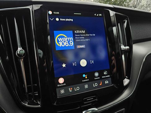 Certified 2025 Volvo XC60 B5 Core w/ Protection Package Premier image 31