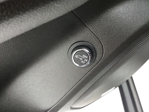 Used 2022 GMC Acadia SLE w/ Driver Convenience Package image 11