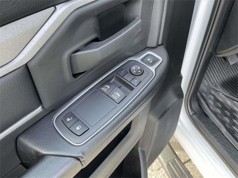 Used 2024 RAM 2500 Tradesman w/ Chrome Appearance Group image 16