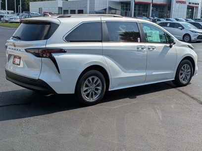 New 2026 Toyota Sienna XLE