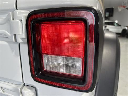 Used 2020 Jeep Wrangler Sport image 12