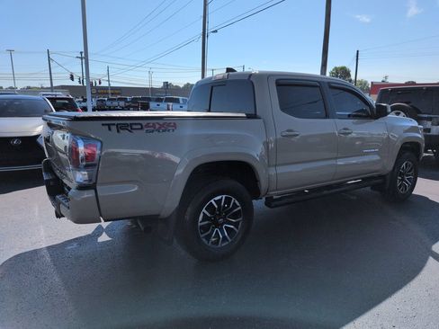 Used 2020 Toyota Tacoma TRD Sport w/ Technology Package AWD/4WD image 5