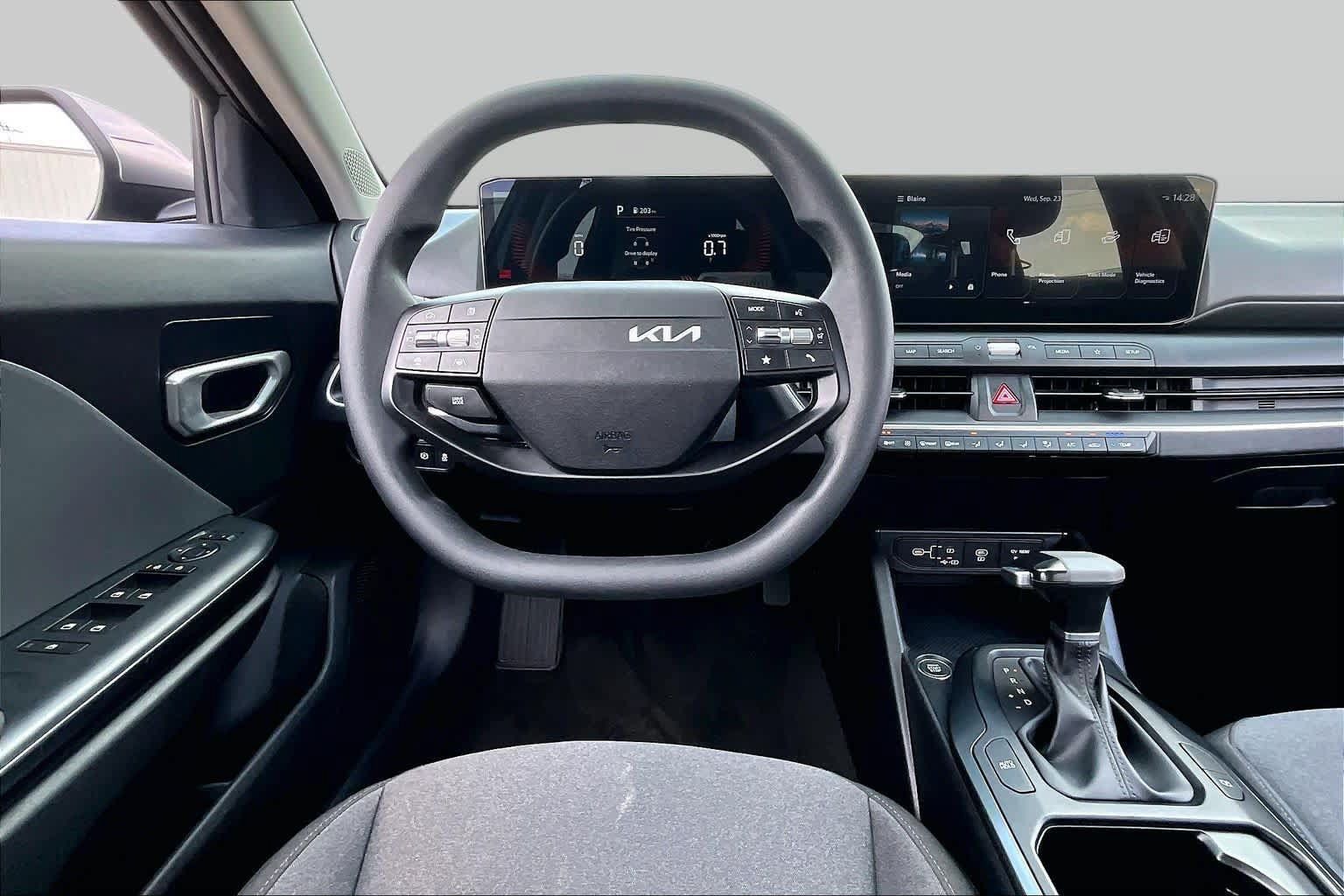 Used 2025 Kia K4 FWD image 6