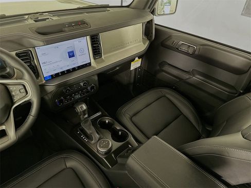 New 2025 Ford Bronco Outer Banks image 24