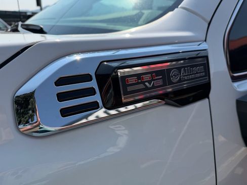 Used 2024 GMC Sierra 2500 SLT w/ SLT Premium Package AWD/4WD image 6