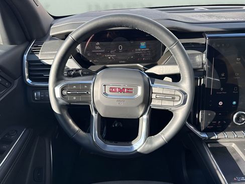 Used 2025 GMC Acadia Elevation FWD image 15